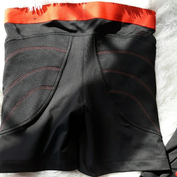 Bundle of 2 Nike Pro Dri Fit shorts - Picture 3 of 4
